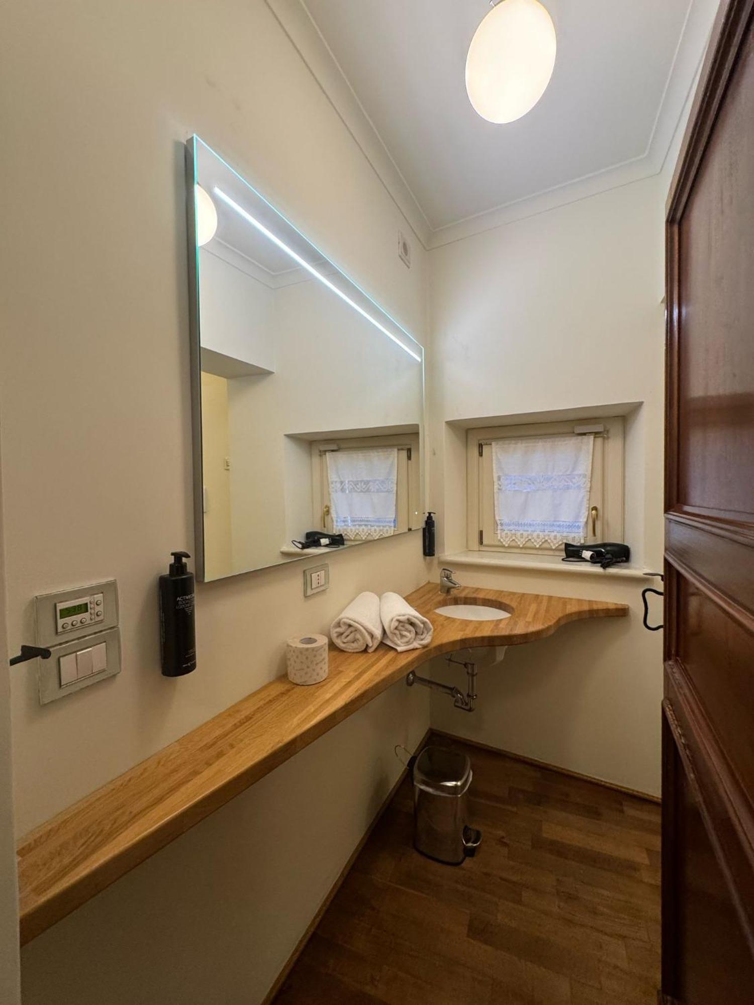 Urbino Apartments - Palazzo Paltroni Studio Luaran gambar