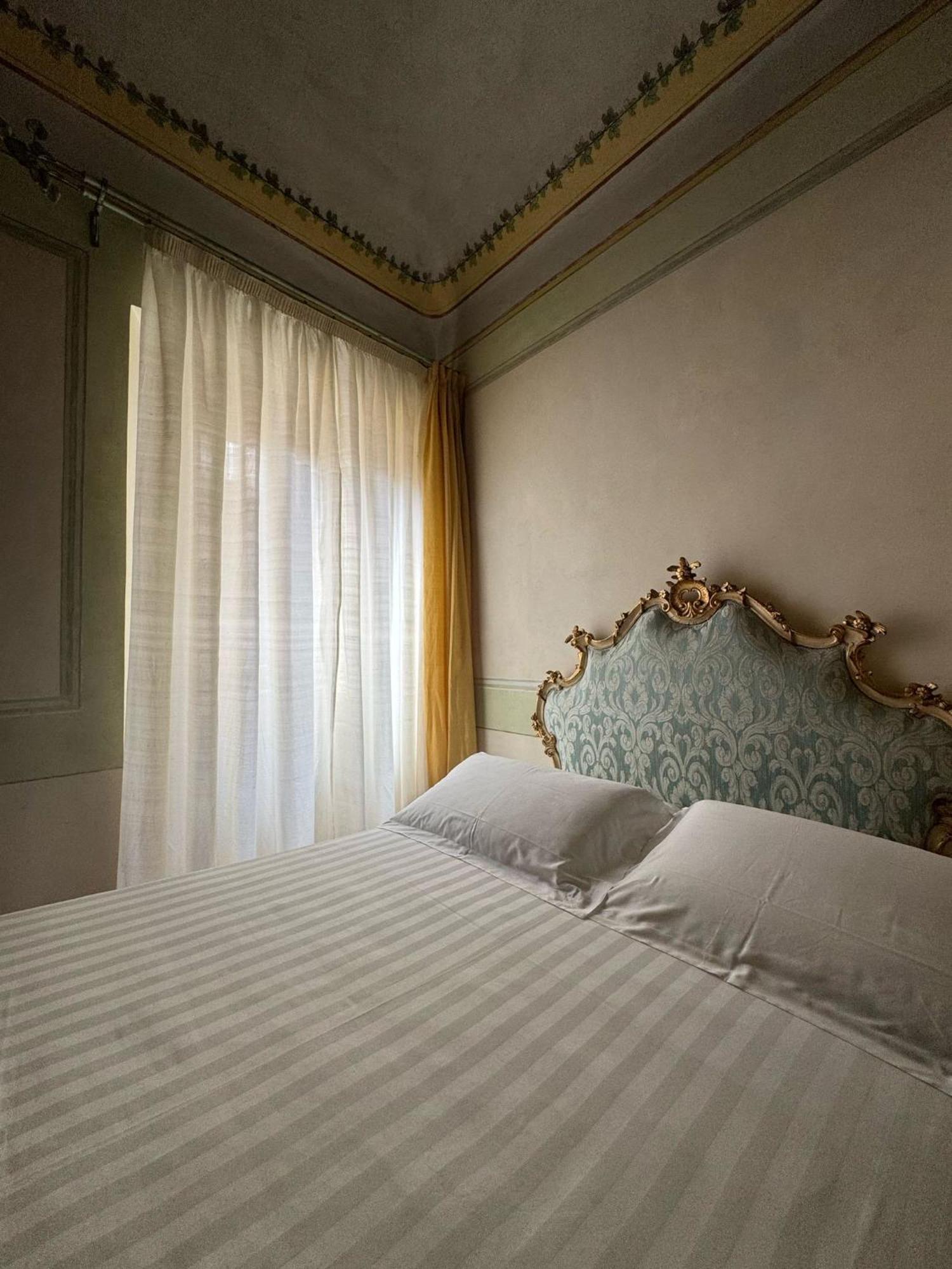 Urbino Apartments - Palazzo Paltroni Studio Luaran gambar